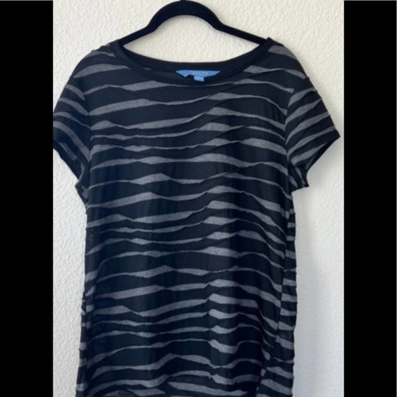 Simply Vera Vera Wang Tops - Vera Wang Black and Grey Top Size S